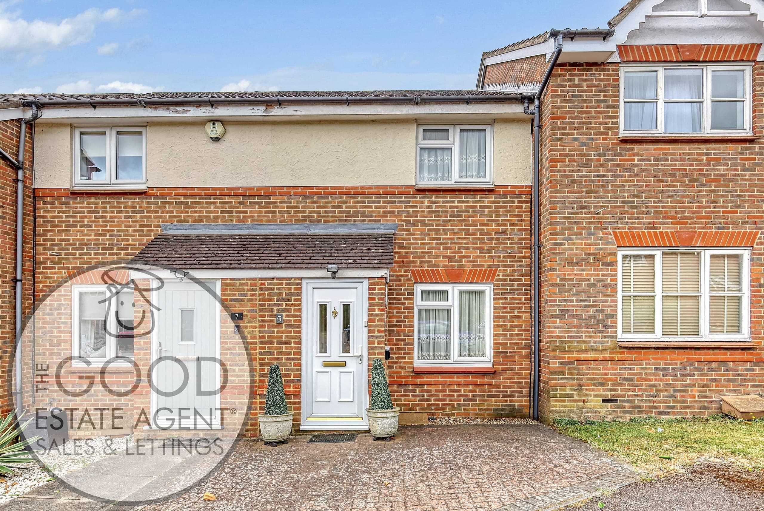 5 School House Gardens, Loughton, IG10 3PD