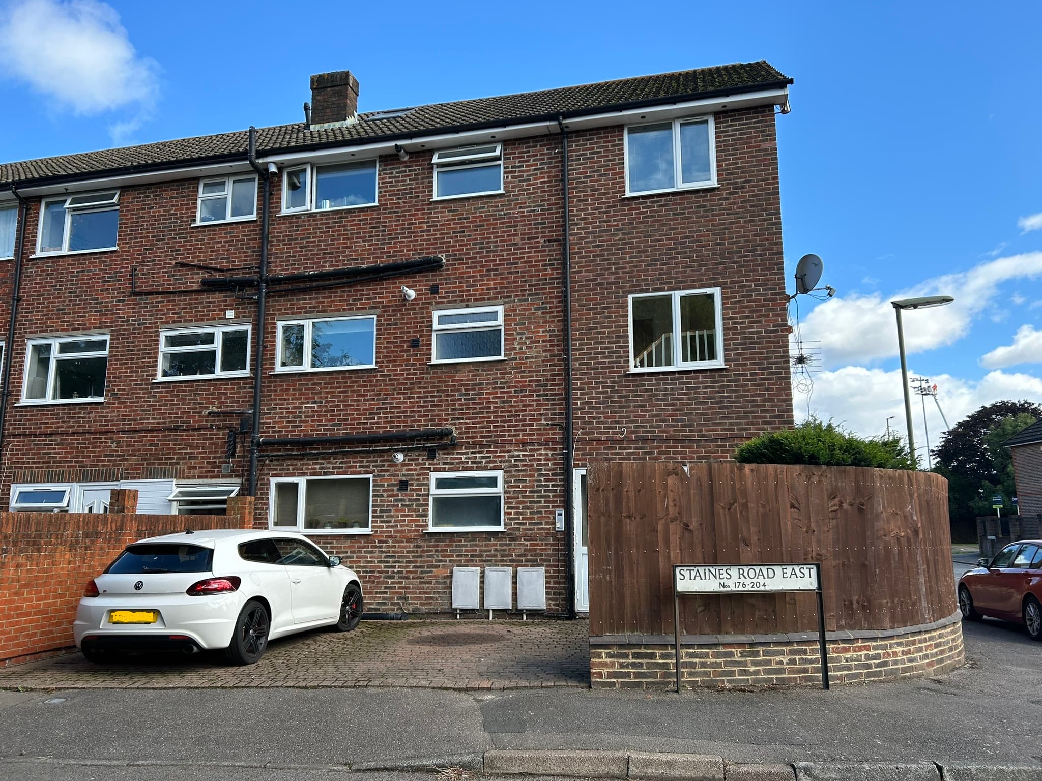 Staines Road East, Sunbury, TW16 5AY