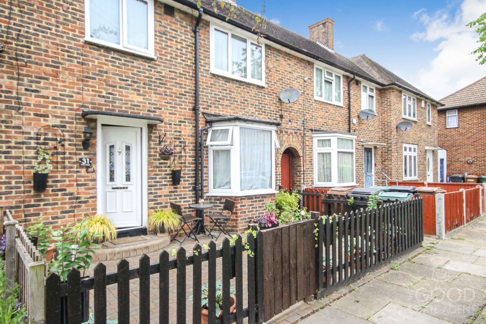 31 Withy Mead, London, Chingford, E4 6JY
