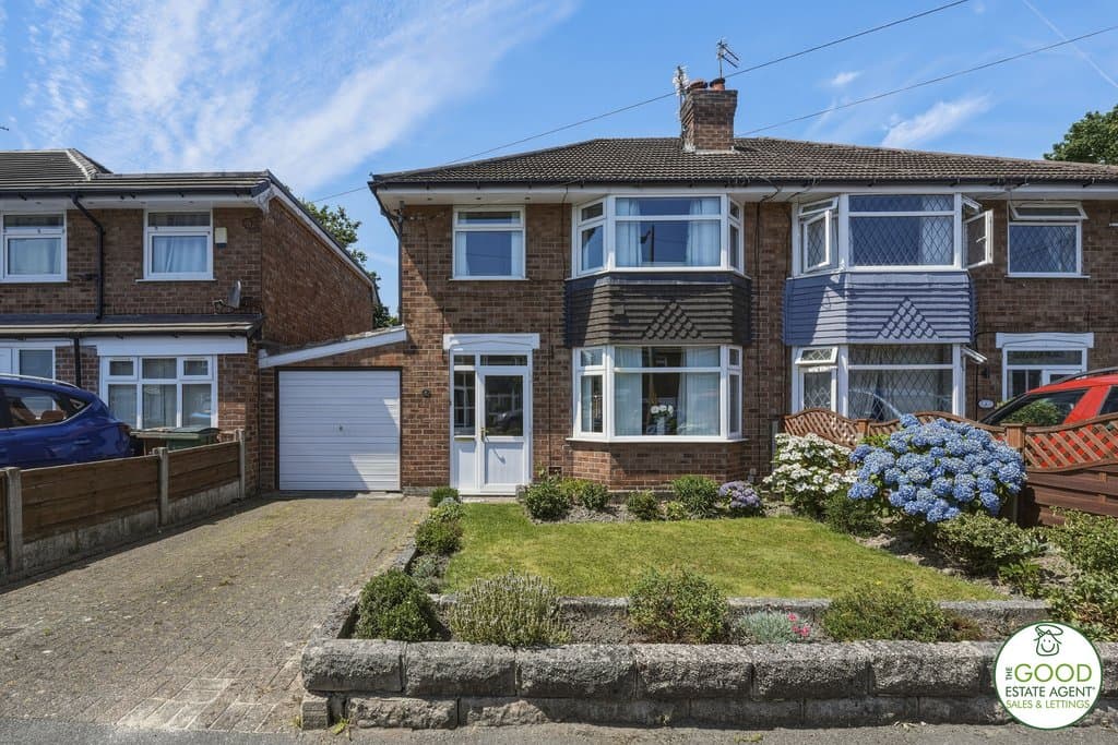 St. Austell Drive, Cheadle, SK8 3EG