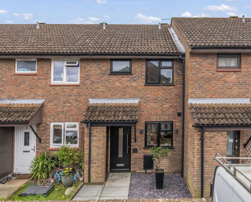 Green Leas Close, Sunbury-On-Thames TW16 7NZ
