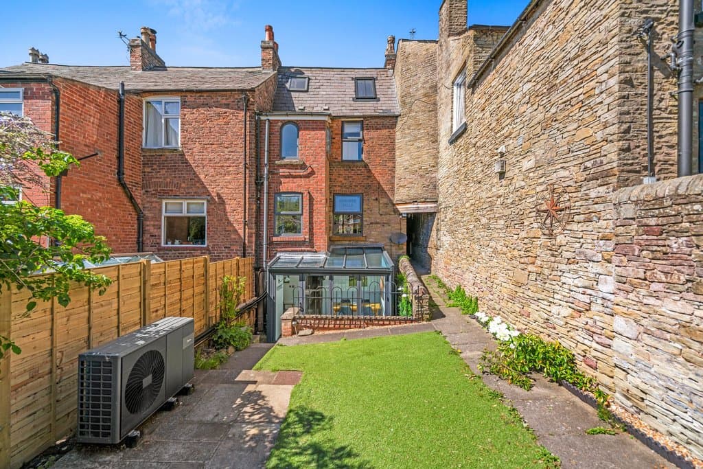 Osborne Villa, Rainow Road, Macclesfield, Cheshire, SK10 2PG