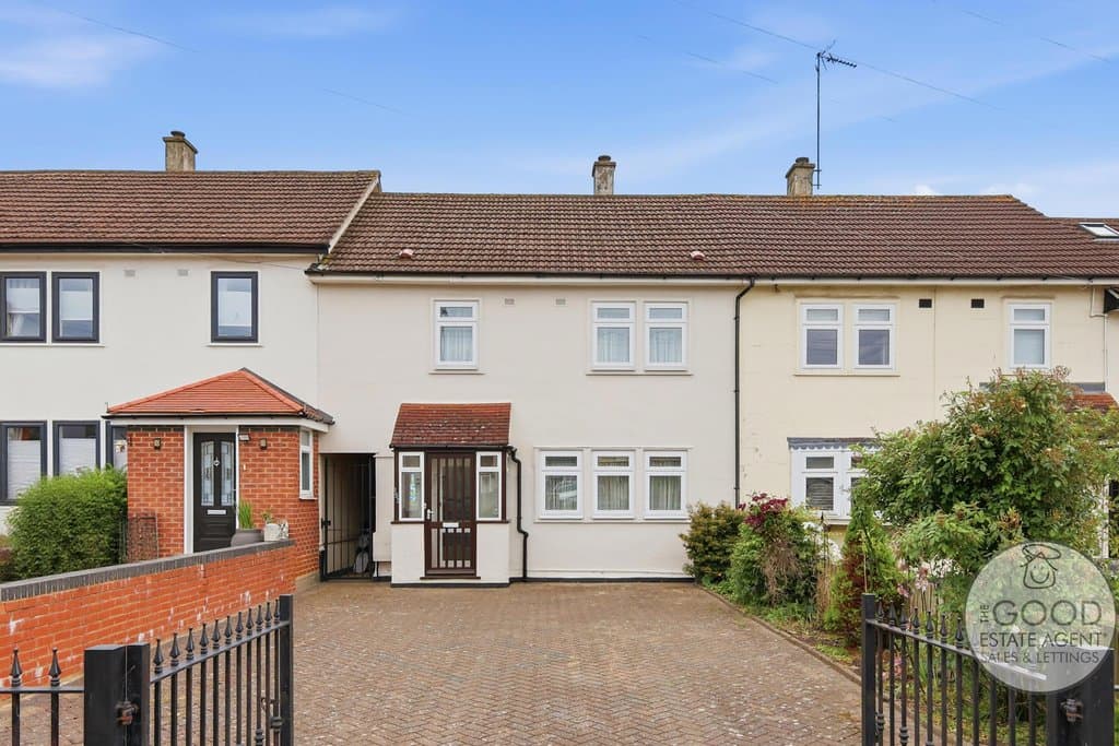 Chester Road, Loughton, IG10 2LY