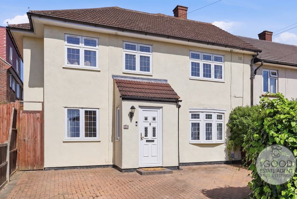Crossfields, Loughton, IG10 3PY
