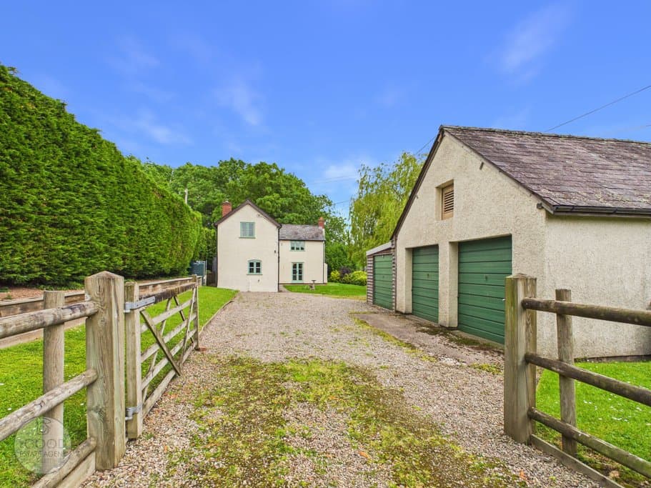 Willow Cottage, Bearwood, Leominster, HR6 9ED