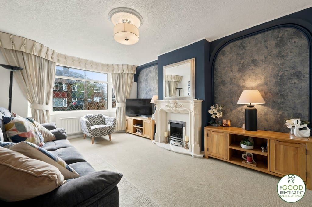 St. Austell Drive, Cheadle, SK8 3EG