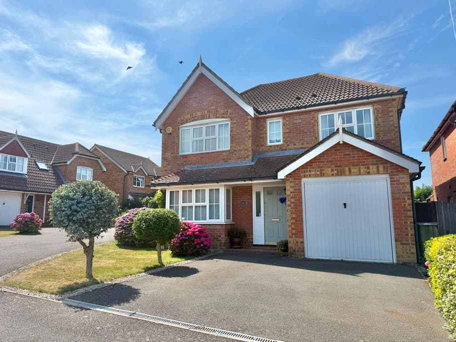 Manor Farm Close, Lympne , Kent , CT21 4EG