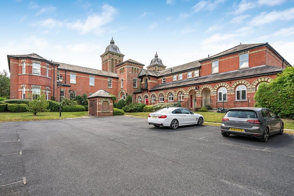 The Towers, Macclesfield, SK10 3LT