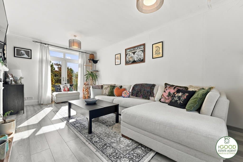 Pickmere Road, Wilmslow, SK93TB