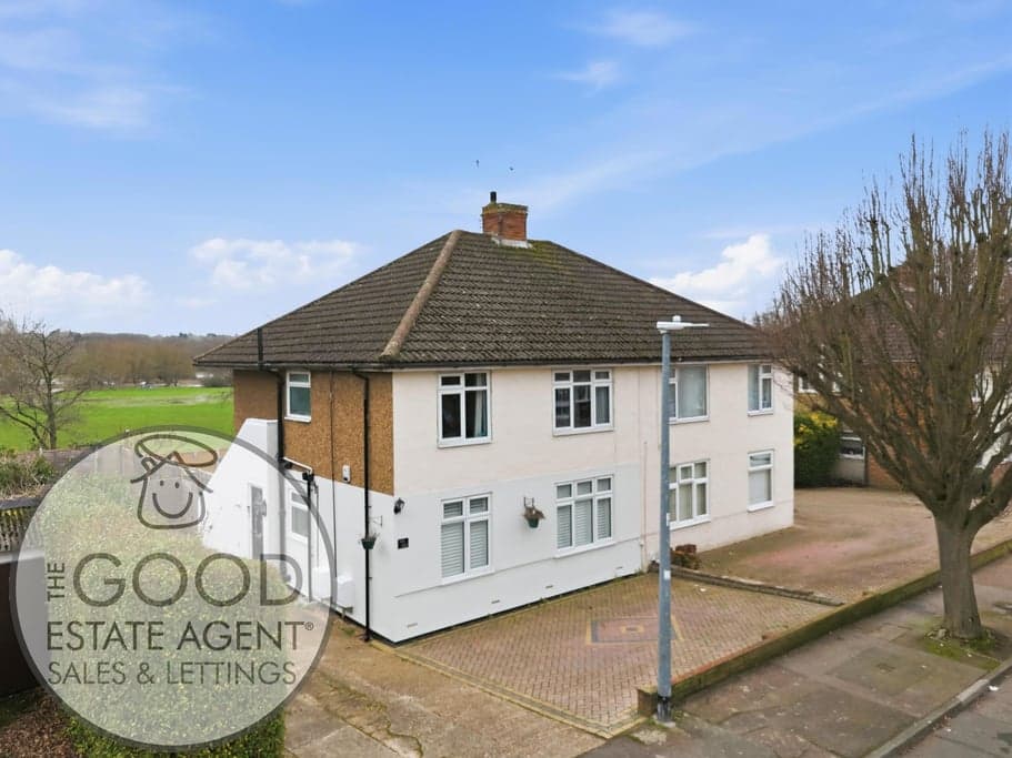 River Way, Loughton IG10 3LN